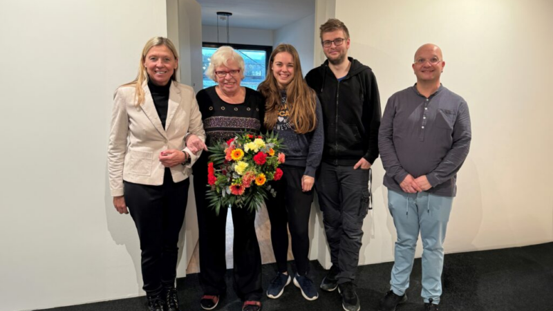 Wohnraum für Senioren: Erste Bewohnerin zieht in THE FLAG Senior Living in Linz ein