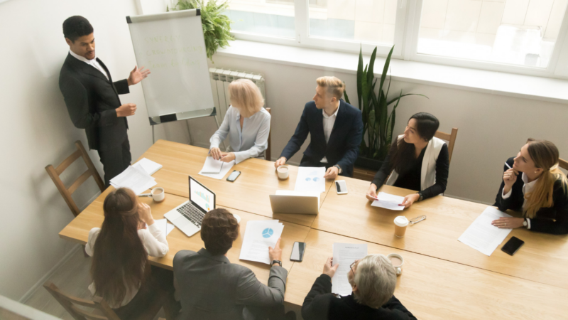 Resilienzfördernde „Führung und Kommunikation“: CARMAO nimmt neue Seminar-Reihe in Akademie auf