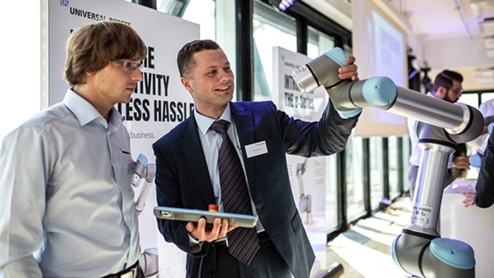 Universal Robots reist erneut durch die DACH-Region