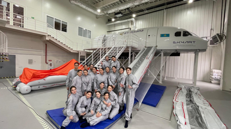 Air Astana Group investiert in Trainings und Ausbildung: Neue Simulatoren zur Feuerbekämpfung und für Evakuierungsmaßnahmen