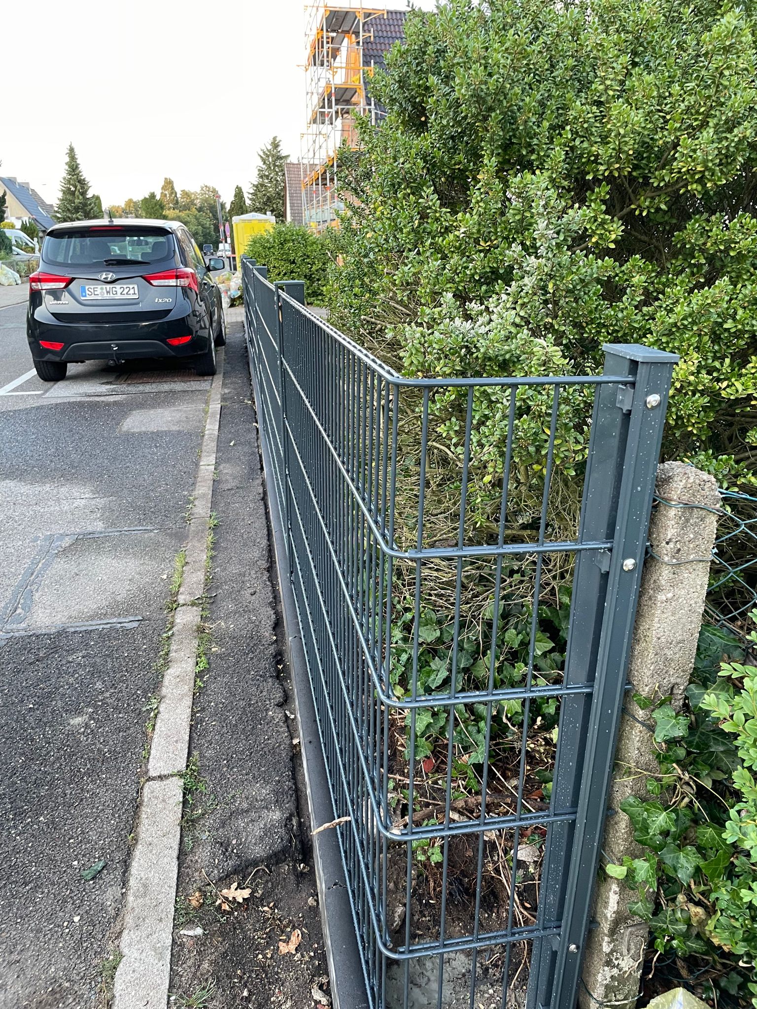 Ein Gartenzaun mit Doppelstabmattenzaun vom Zaunonkel: Qualität, Sicherheit und Ästhetik für Ihren Außenbereich