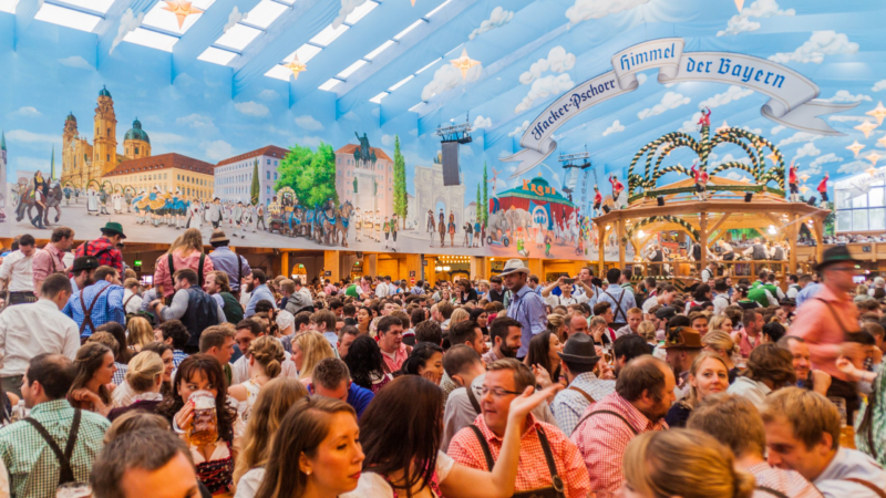 Exclusive Private Oktoberfest-Tour with Food and Beer
