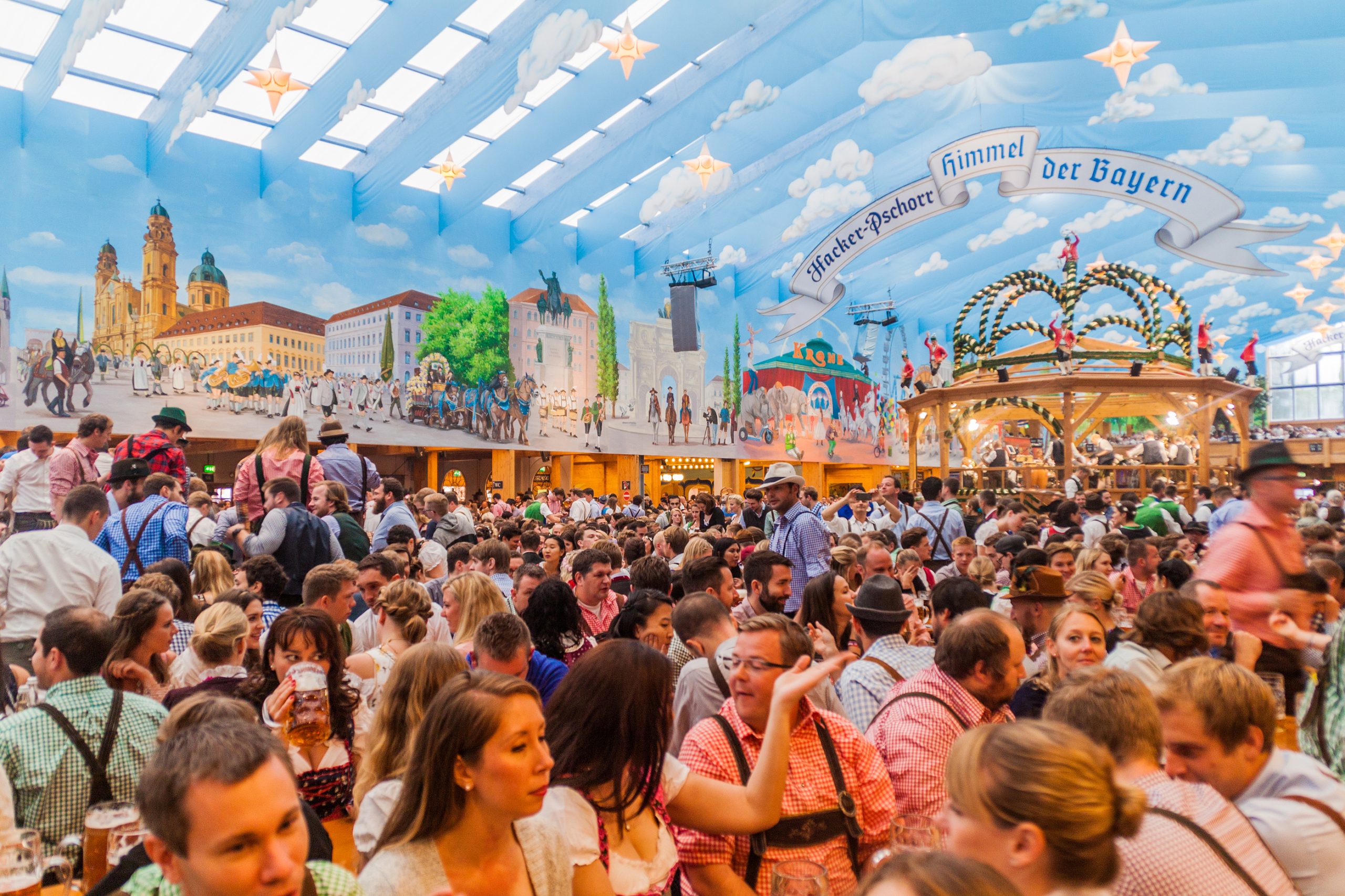 Exclusive Private Oktoberfest-Tour with Food and Beer