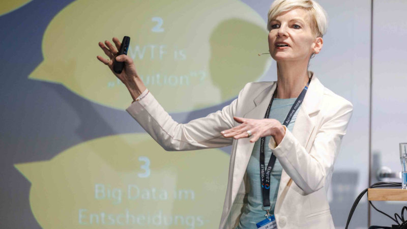 Intuition trifft Big Data: Dr. Johanna Dahms visionäre Keynote
