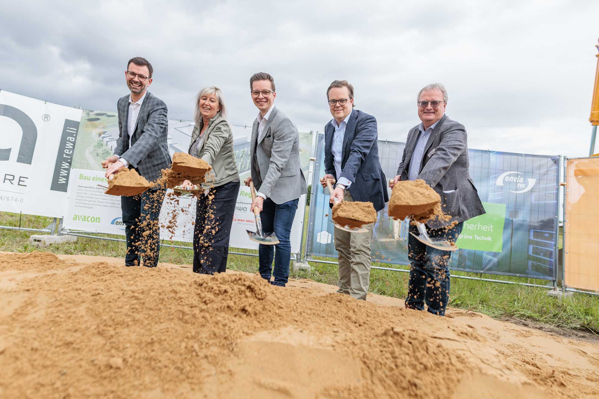 Spatenstich für Hochleistungs-Rechenzentrum in Sehnde: Avacon und enviaM-Gruppe bauen für eine nachhaltige IT-Infrastruktur in der Region Hannover