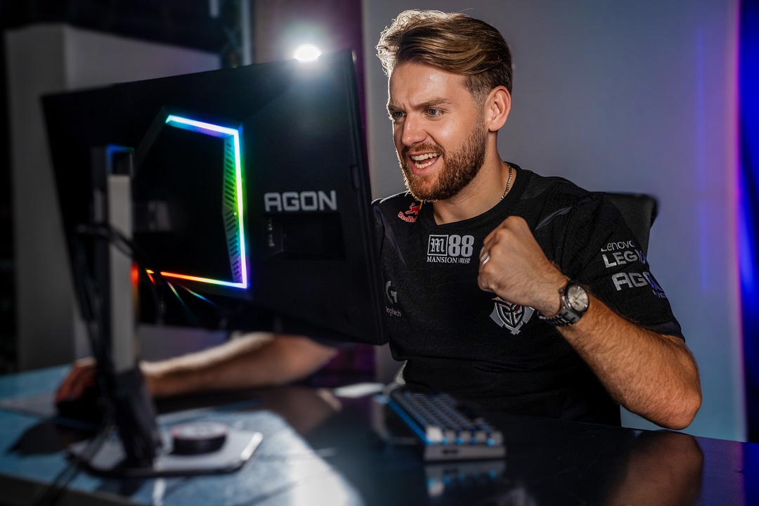 E-Sport-Duo sprengt alle Tempolimits: AGON PRO Monitore mit 540 / 390 Hz