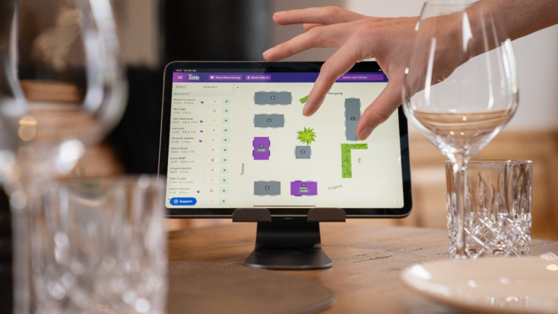 Effizienz durch Digitalisierung: Wie Tably dem Personalmangel entgegenwirkt – Online Reservierungen einfach gemacht