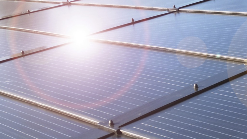 Revolutionäres Hybrid-BIPV- EnergyRoof erobert den Markt