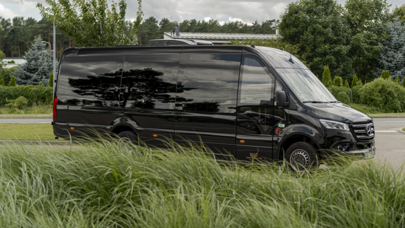 OsaBus bietet Kleinbusse mit Fahrer für Firmenevents