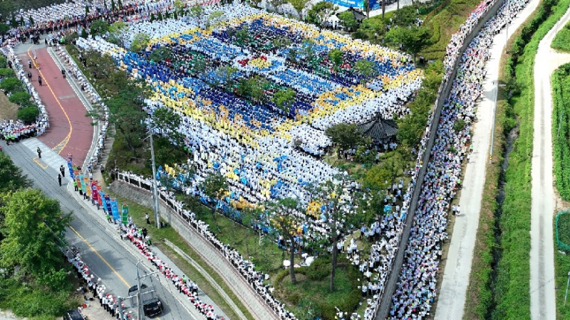 Shincheonji Kirche Jesu zieht 80.000 Gläubige zum Sonntagsgottesdienst an – Cheongju erlebt großen Menschenandrang