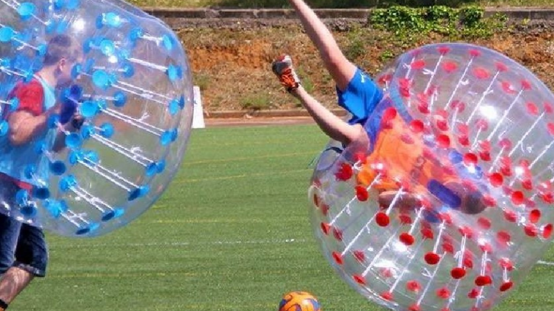 Freiraum fördert Wohlfahrtsverbände mit Bubble Soccer Arena