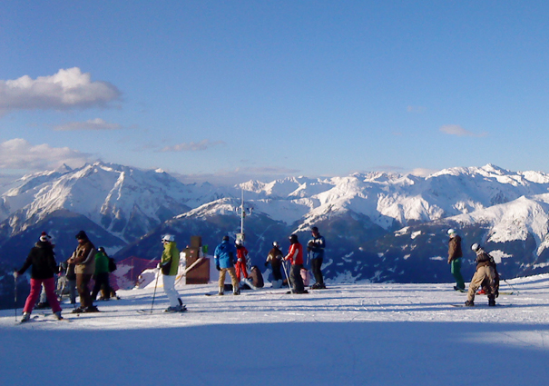 Unfallfrei durch den Skiurlaub – Verbraucherinformation der ERGO Versicherung