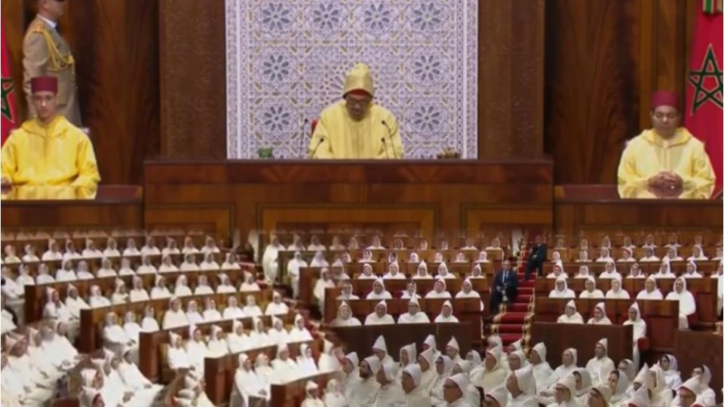 Der König von Marokko dankt Frankreich und den Vereinigten Staaten für ihre ausdrückliche Unterstützung der Marokkanität der Sahara