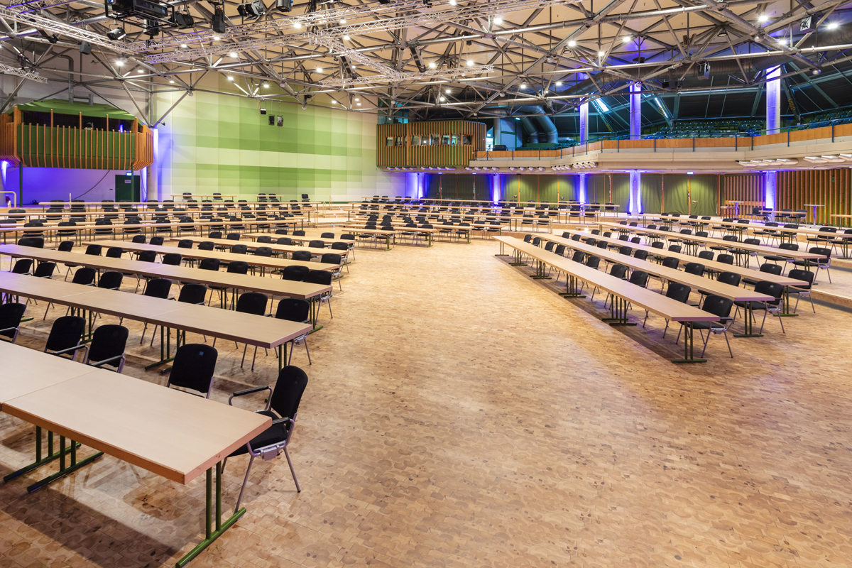 Neues Parkett in der STADTHALLE HAGEN