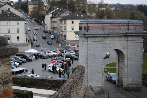 Frühlingsmarkt in Weilburg mit Autoschau am verkaufsoffenen Sonntag