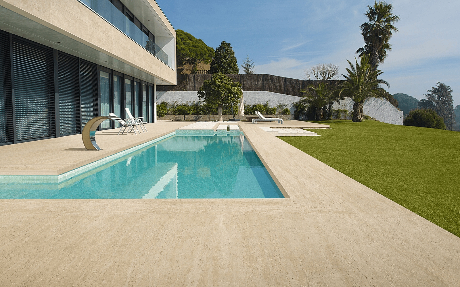 Maßgefertigte Poolrandsteine von Wohnrausch