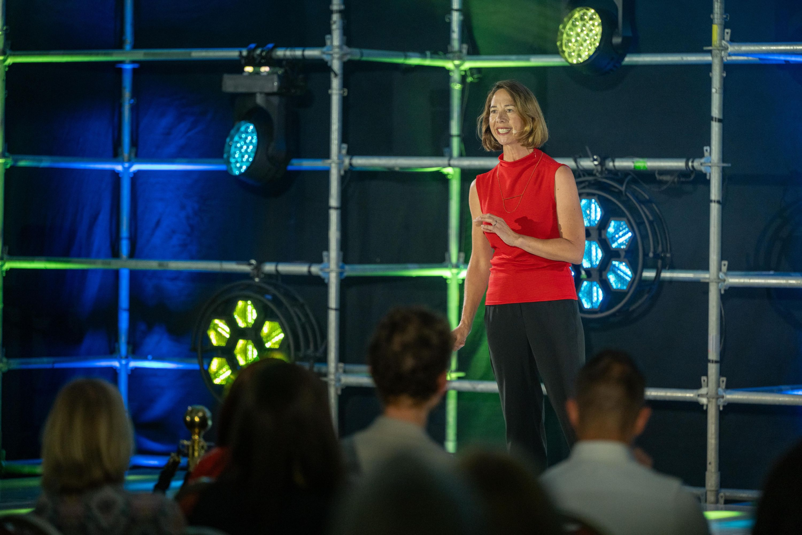 Motivation statt Mikro-Management – Bonnerin erhält den Excellence Award beim Speaker Slam