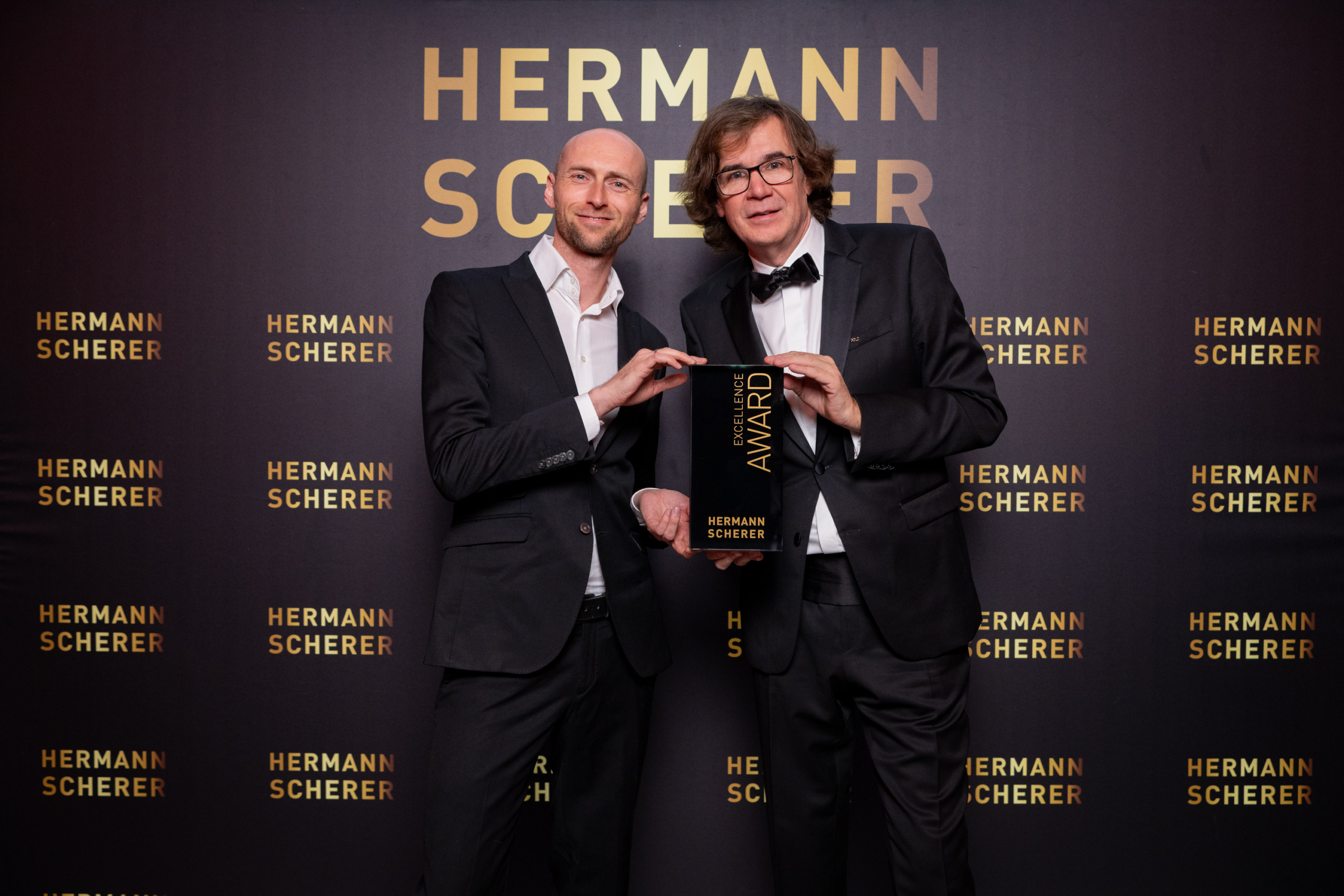 Weltrekord beim Speaker Slam – Rico Schwarck aus Salzkotten gewinnt Excellence Award für E-Mail-Marketing-Konzept