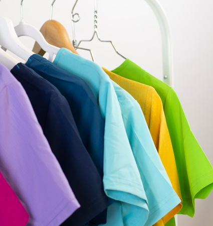 Happyuniforms bietet bunte Alternativen für OP-Kleidung