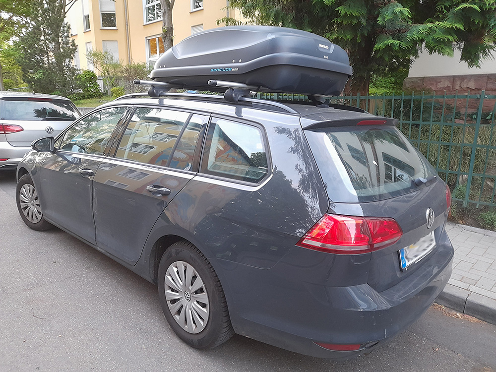 Autofahrt in den Urlaub: Sicherheitsrisiko Dachbox