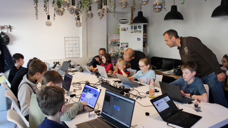 Spielend Programmieren lernen in der KreativWerkstatt Ried