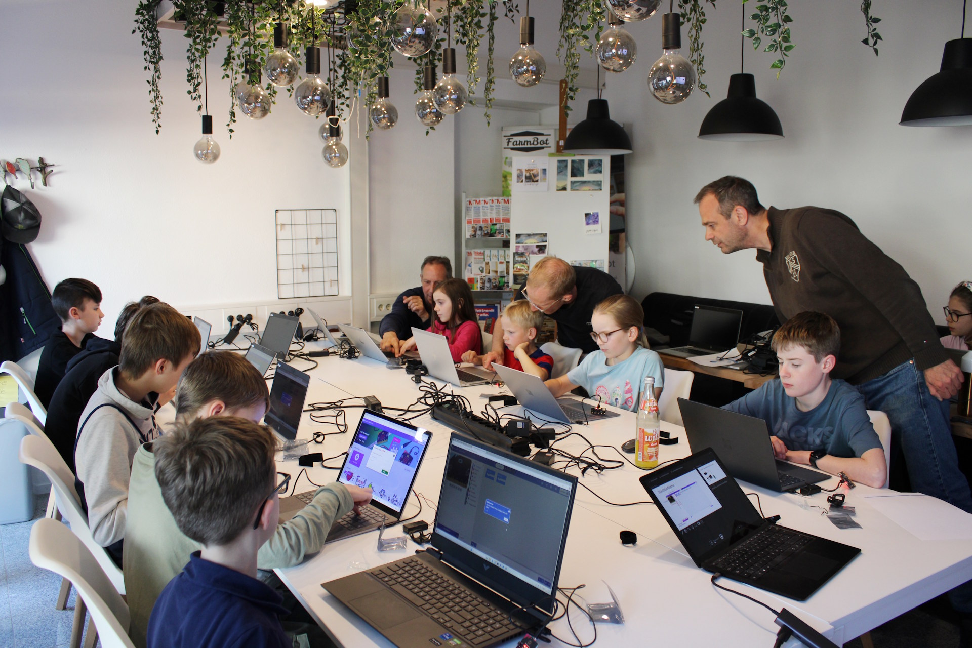 Spielend Programmieren lernen in der KreativWerkstatt Ried