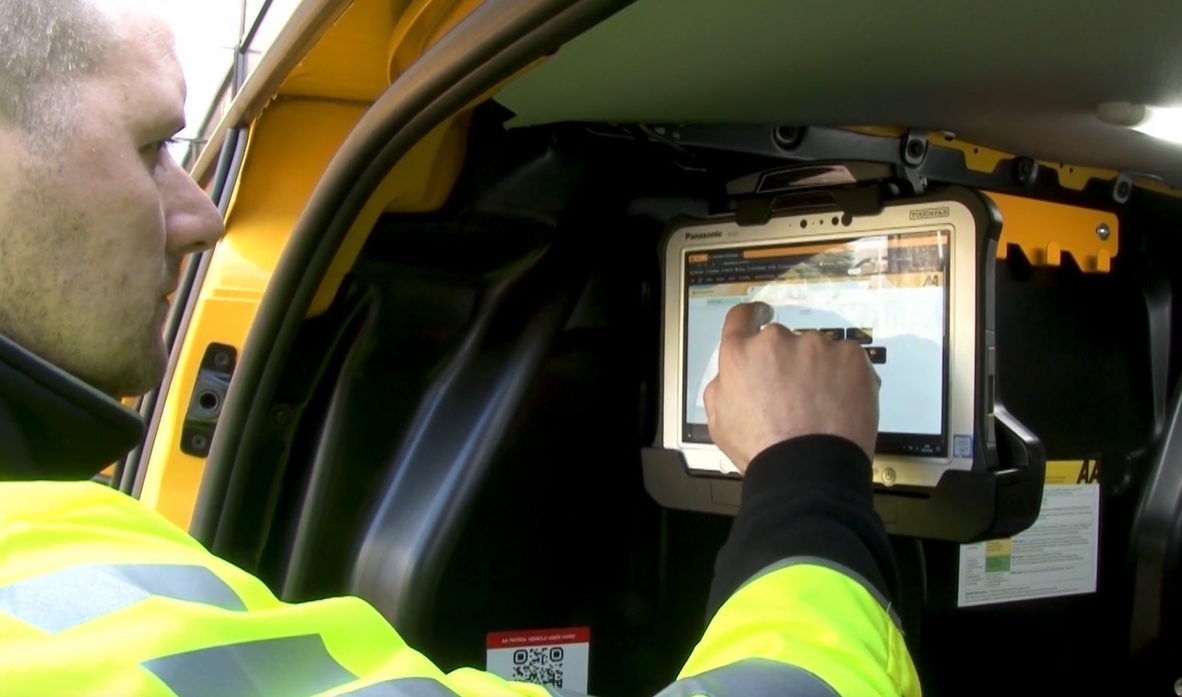 PANASONIC TOUGHBOOK LIEFERT CONNECTED VEHICLE-LÖSUNG FÜR DEN AA