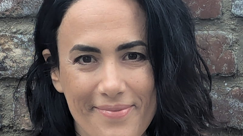 Cecilia Goldfaber rockt Speaker Slam in Wiesbaden