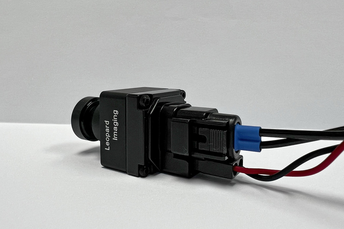 Erste 10GBASE-AU-fähige Kamera mit Glasfaser-Konnektivität für Automobil-Anwendungen