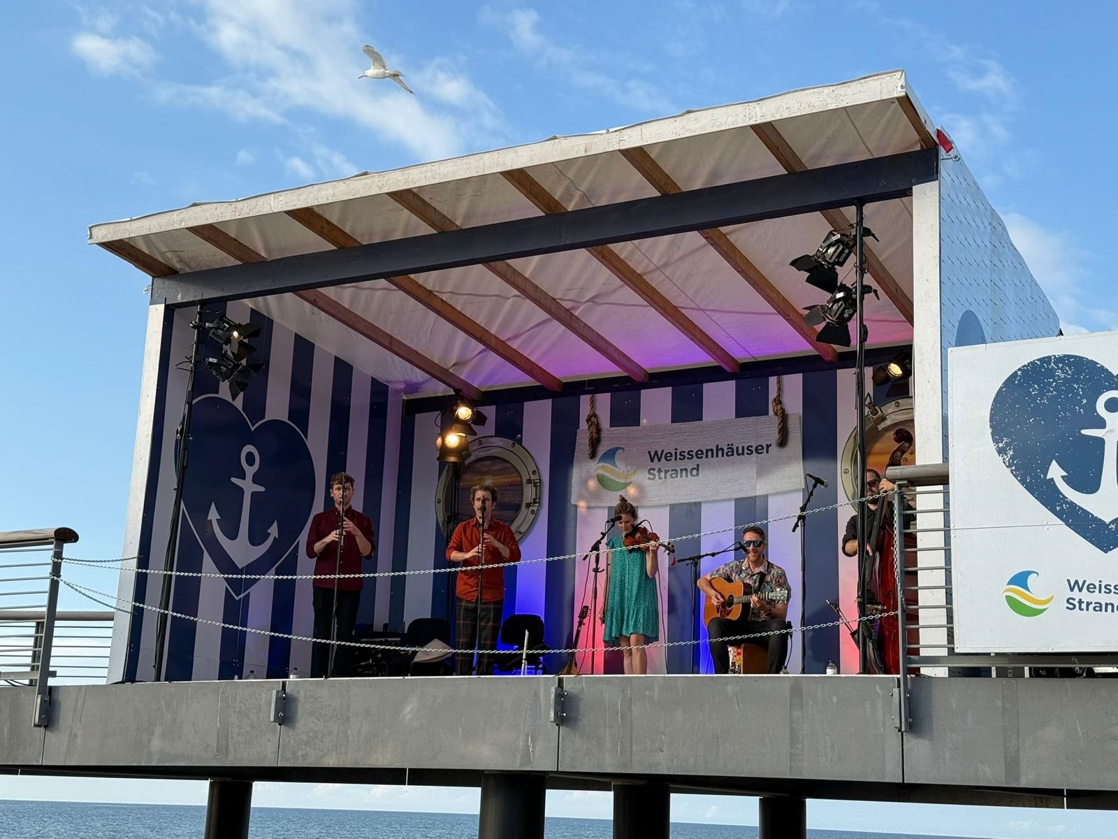 Strandkorbkonzert mit der schottischen Folkband „Breabach“ zum Schleswig-Holstein Musik Festival am Weissenhäuser Strand
