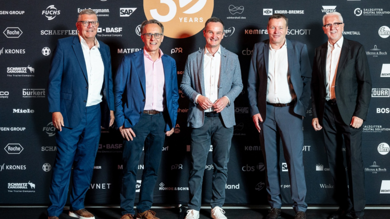 Festlicher Abend mit Gästen: Beratungshaus cbs feiert 30-Jahre-Jubiläum