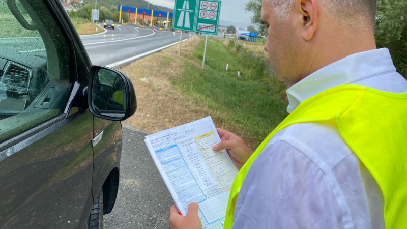 Urlaubsfahrt mit Hindernissen: Was ist beim Unfall zu tun?