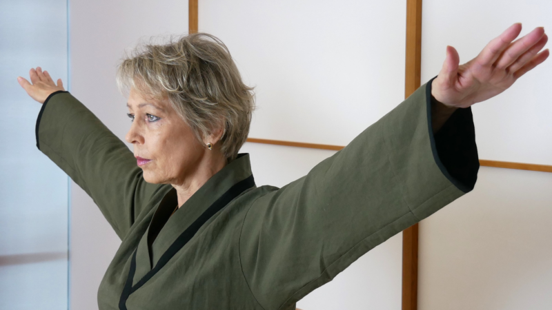 Mitten im Wandel: Wie QiGong Frauen in den Wechseljahren stärkt