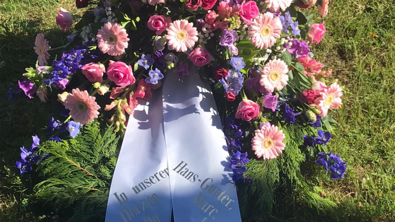 Trauerfloristik Frankfurt: Blumen, die Erinnerungen bewahren