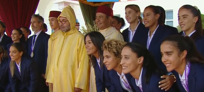 König Mohammed VI. ehrt die Frauenfußballnationalmannschaft