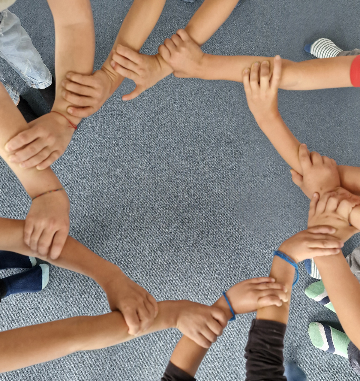 Kinder brauchen positive Bestaerkung und soziale Kompetenzen