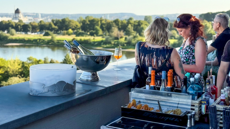 Sommer in der ElbUferei Restaurant & Bar: Genussvolles Urlaubsfeeling direkt an der Elbe