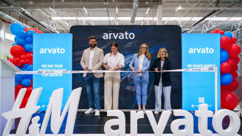 Arvato nimmt modernes Shuttlesystem für H&M in Polen in Betrieb