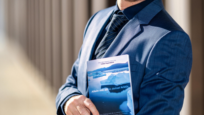 Multimedialer Vortrag zum Selbstcoachingbuch „Allein mit dir in deiner Arktis“ am 09.10.25 in Metzingen