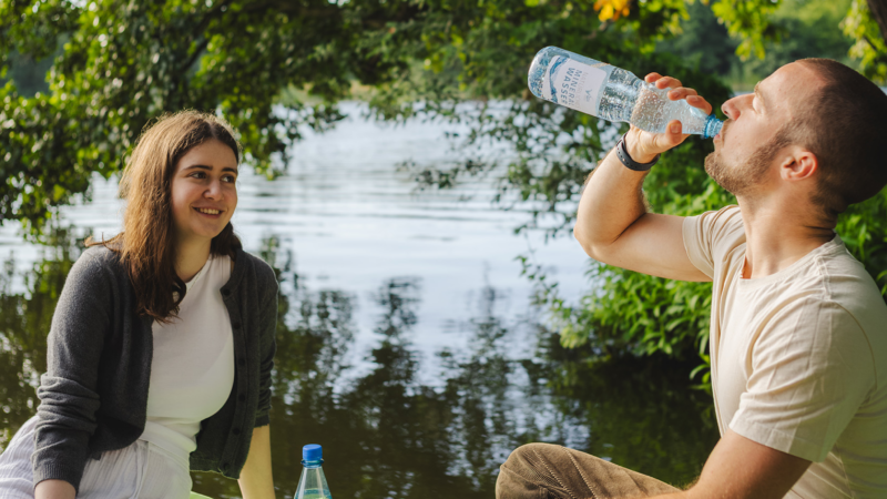 Was trinkt Deutschland am liebsten? Natürliches Mineralwasser!