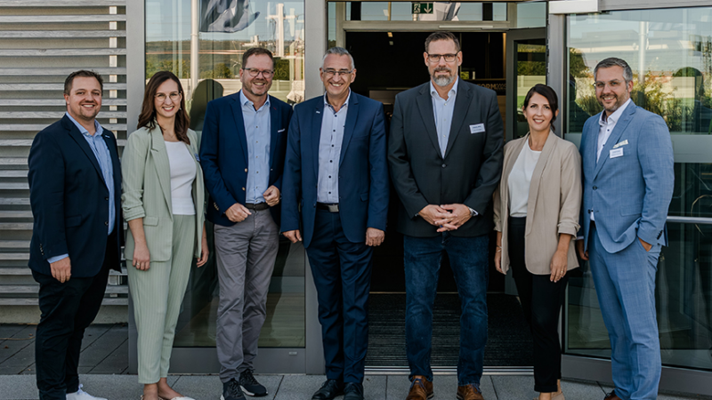 SYSTEAM wird neuer Distributor für Philips Monitore