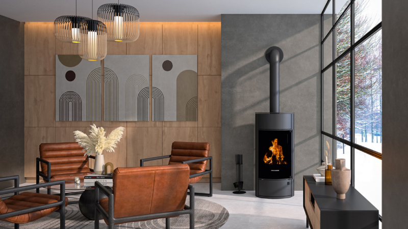 Die Kunst der vollkommenen Reduktion: Kaminofen in pureBlack als Teil der Architektur