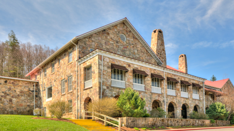 Mountain Lake Lodge in Virginia eröffnet erstes Spa und gehört ab sofort offiziell zu den Historic Hotels of America
