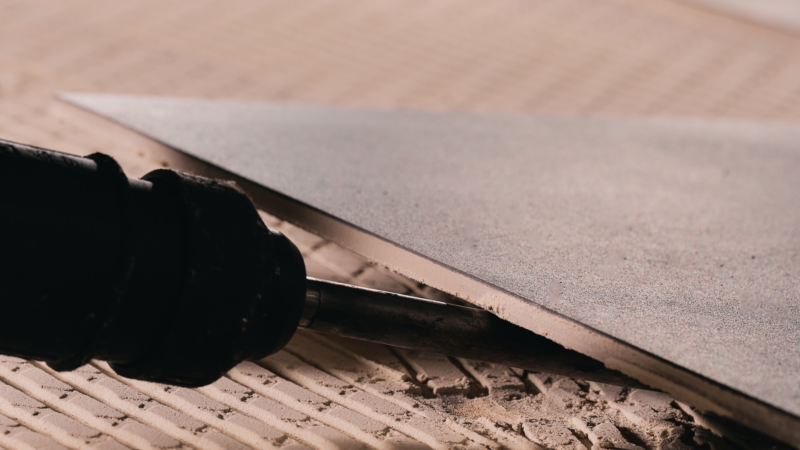 Revolution in der Fliesenverlegung: Ardex macht Fliesen kreislauffähig