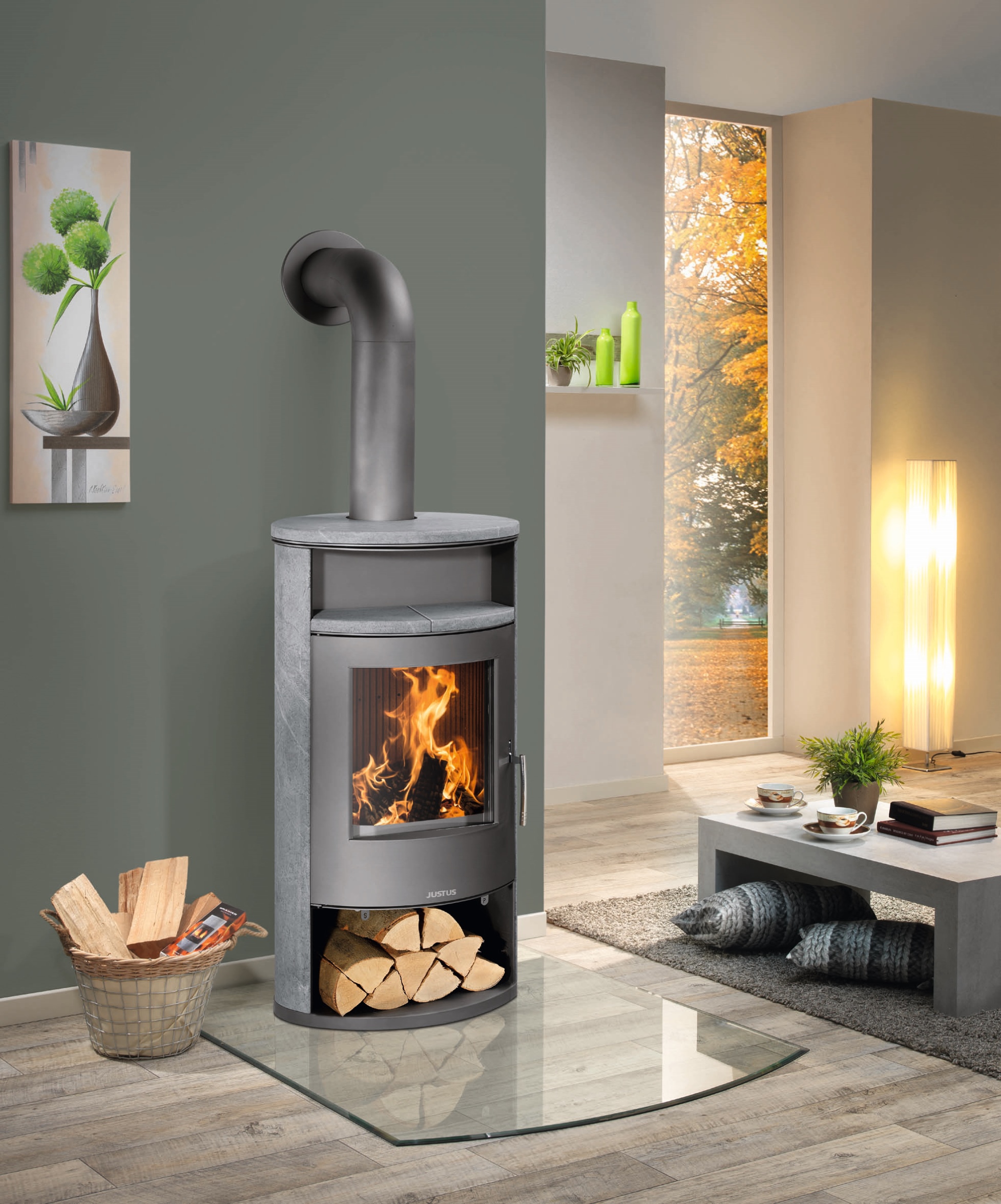 Kaminofen mit doppelter Wirkung: Atmosphäre im Raum, Wärme im ganzen Haus