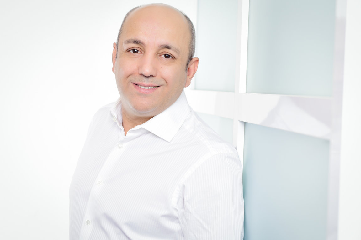 Das Phänomen Emanuell Charis – Warum Europas bekanntester Visionär Menschen und Systeme verändert