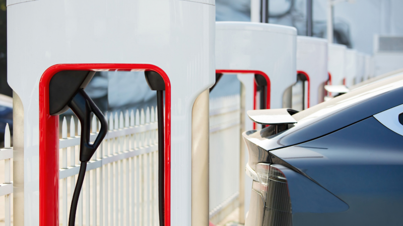UTA eCharge® Nutzer haben jetzt Zugriff auf Tesla Supercharger Stationen