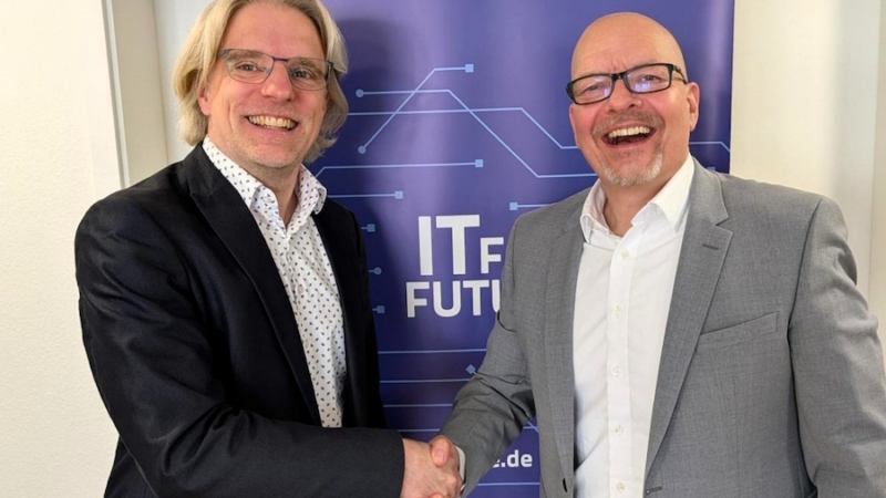 BusinessCode Enters Sales Partnership with risolco in the MES Sector