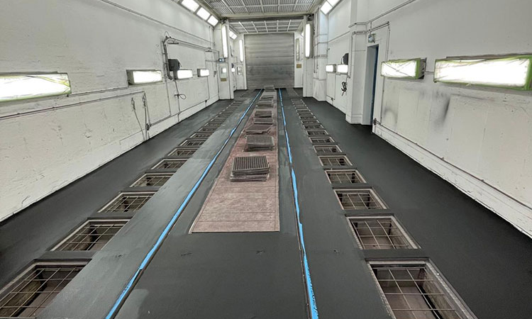 Ableitfähige Bodenbeschichtung für sichere Lackierkabinen