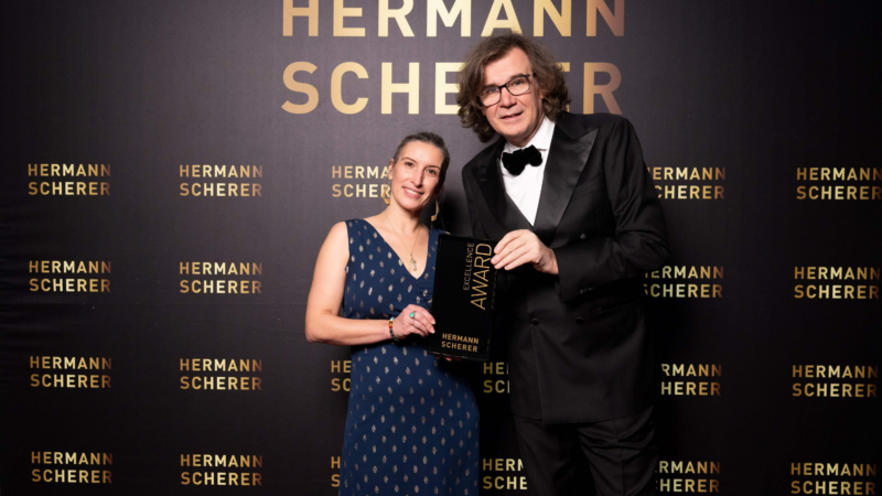 Elisa de Schultz erhält Excellence Award